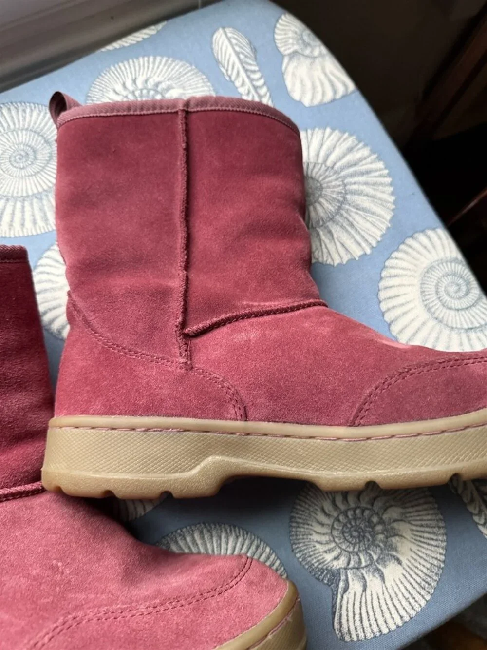 L L Beans Womens Boots Suede Winter Fleece Lined Pink Red Embroidered 7